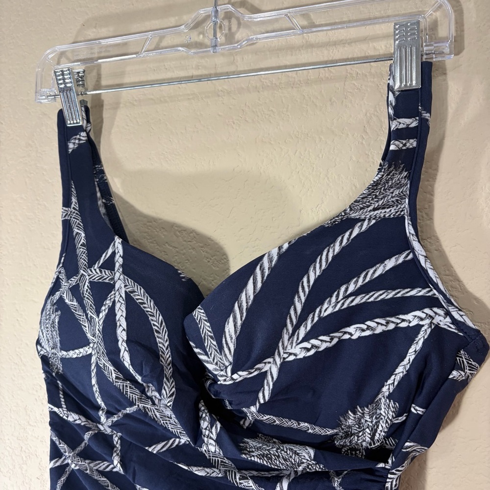 Miraclesuit Wrap Blue and White One Piece Swimsuit 14” Chest Sz Laying Flat - Picture 6 of 12